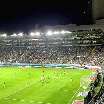 Leon vs Pumas